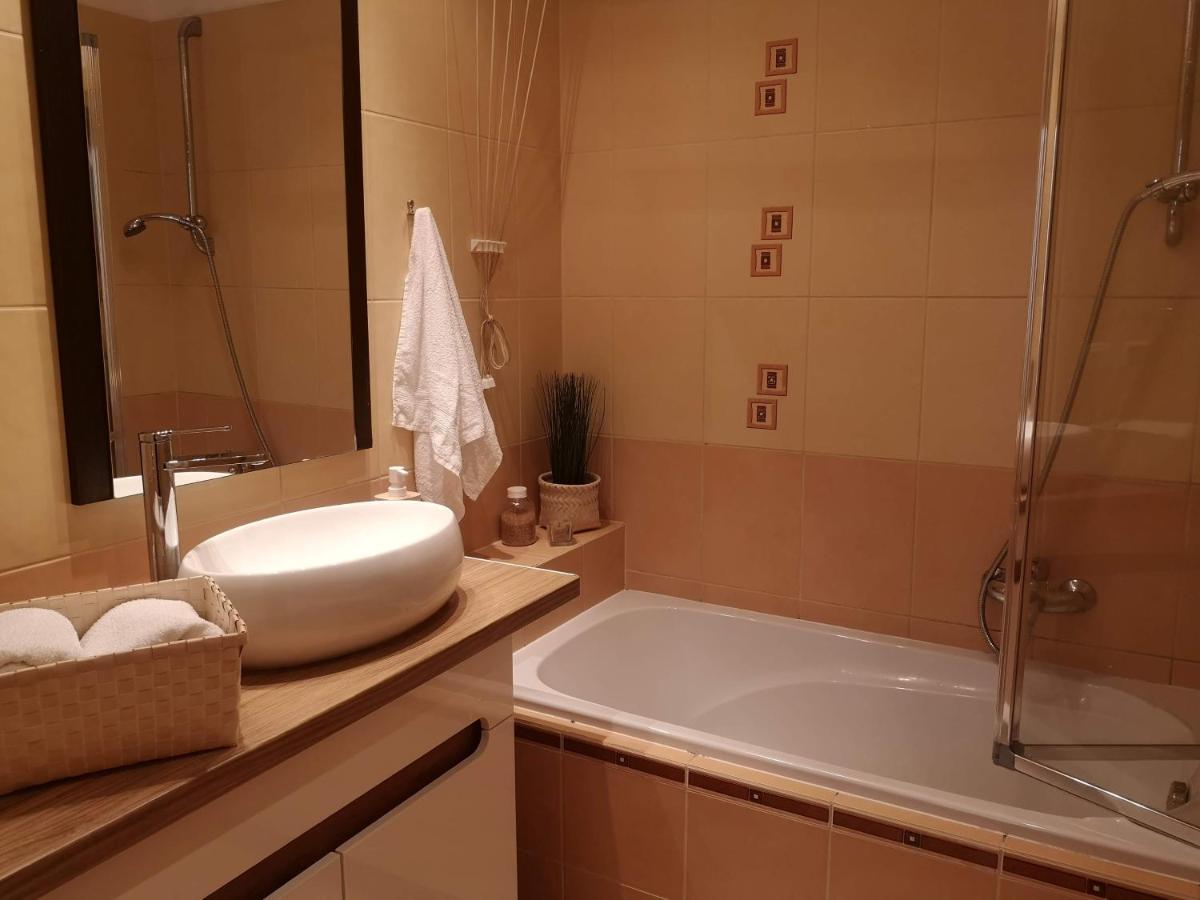 Legata Apartment โอสโตรดา ภายนอก รูปภาพ